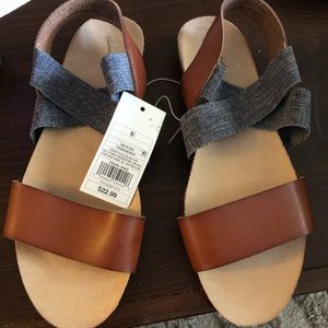 Universal Thread Sandals